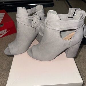 JustFab Light Gray Peep-Toe Heels